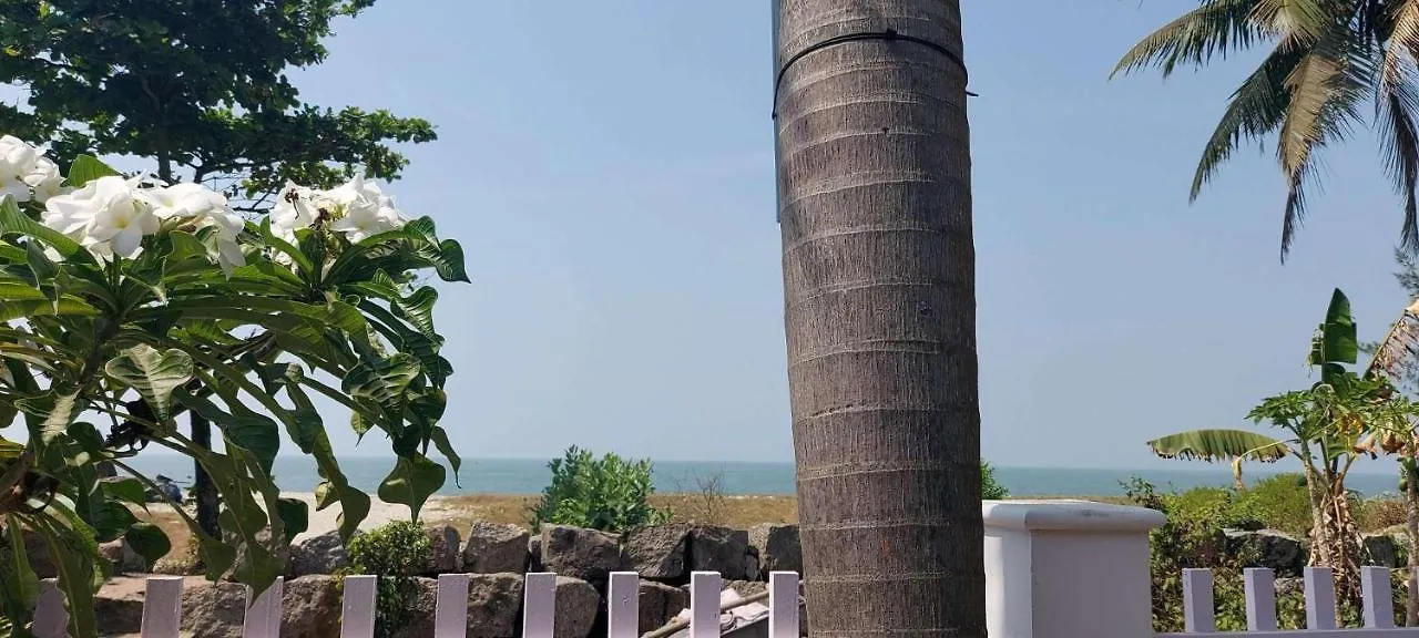 Happy Seas Beach Villa Alappuzha 0*,